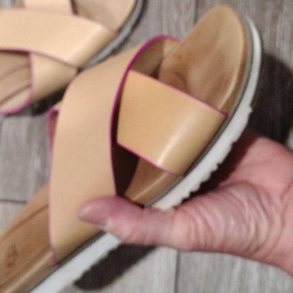 UGG womens light tan leather sandals with purple trim. Size 9 - Picture 4 of 14